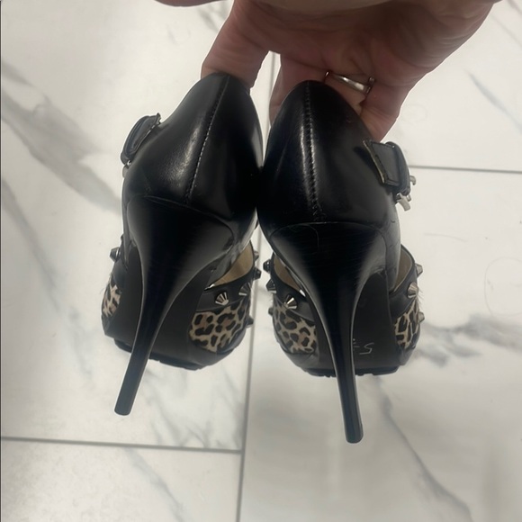 Michael Kors Black Stiletto Heels with Animal Print and Silver Details Sz 5.5 - Picture 5 of 9